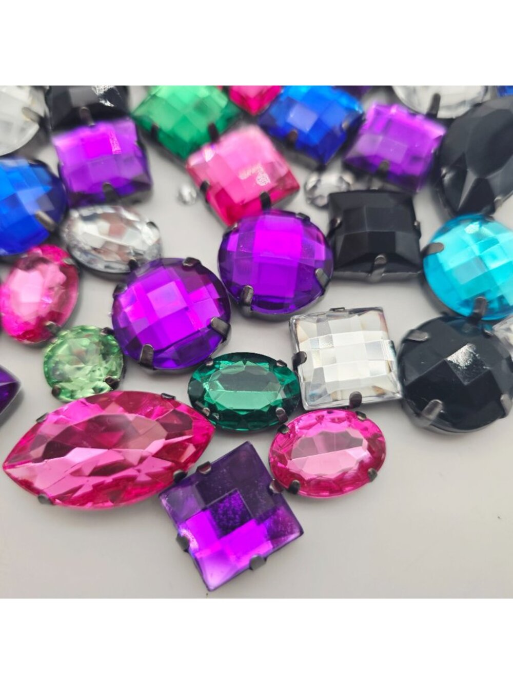 Assorted Craft Rhinestones & Gems For Jewelry Making Sewing DIY Projects - Picture 3 of 7